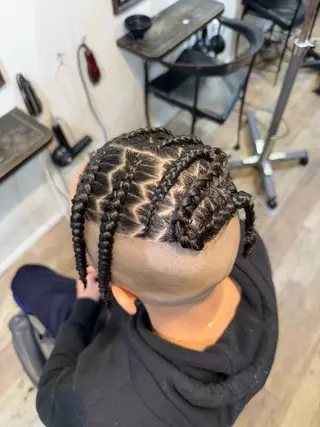 ヘアアレンジ Love'Lock所属・コーンロウ／ドレッド 浅賀晟弥のヘアスタイル