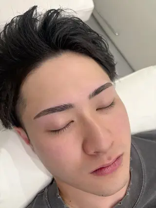 メンズ アイブロウ アイブロウサロン店長 🫧AMIの眉毛・アイブロウイメージ