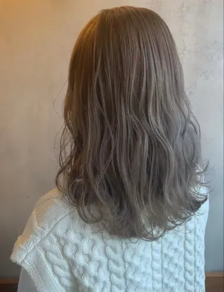 セミロング なつめ🐶ショート ベージュカラーのヘアスタイル