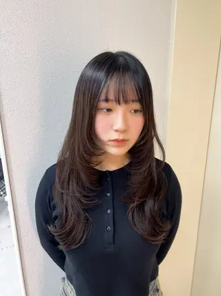 ロング maya レイヤーカットのヘアスタイル