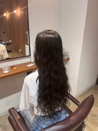 ロング パーマ ROCAReTAkyoto（ロカリタ）千本丸太町店所属・清水 月菜のヘアスタイル