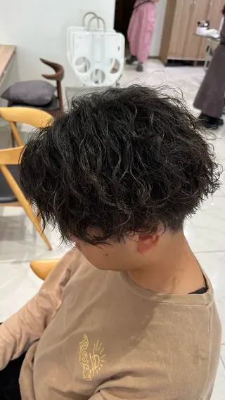 ショート パーマ メンズ 【メンズパーマ✨️ フェザーパーマ】岩城のヘアスタイル