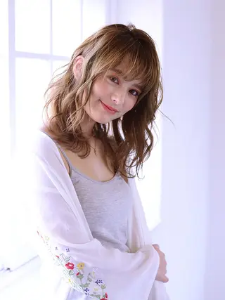セミロング 黒川 真実のヘアスタイル