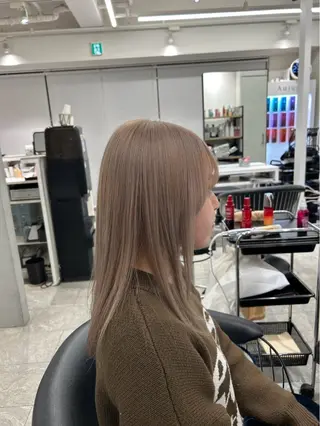 ロング カラー 上山 凜のヘアスタイル