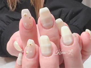 ネイル 芦辺 香奈のネイルデザイン