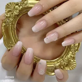 ミディアム Arowa 佐藤のネイルデザイン