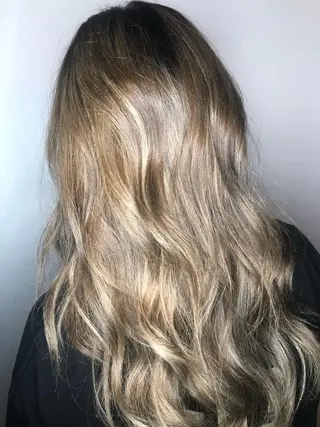 ロング SHINKA所属・小倉 愛のヘアスタイル