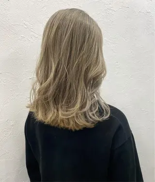 セミロング カラー ヘアアレンジ ブリーチダブルカラー ハイライト/山本喜熙のヘアスタイル