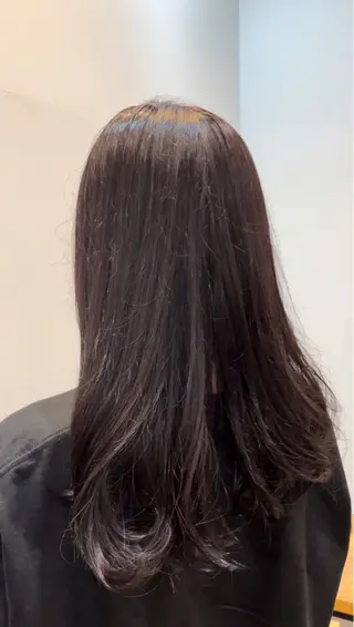 ロング カラー 岡野 豪のヘアスタイル