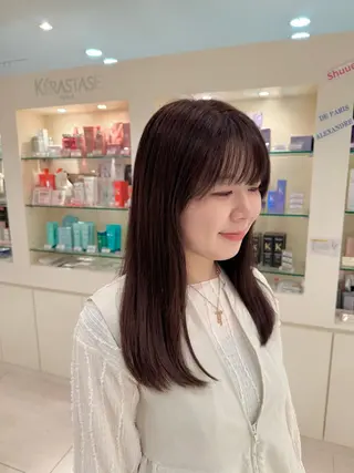 ロング レナークアリア 梅津美憂のヘアスタイル