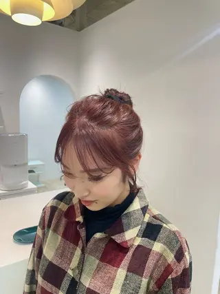 カラー H I NAのヘアスタイル