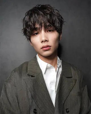 メンズ センターパート/ 暖色カラーayuのヘアスタイル