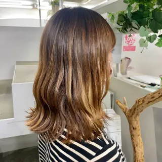 ミディアム 山田 里美のヘアスタイル