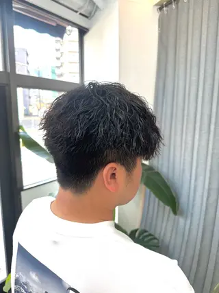 パーマ メンズ 岡村 真琴のヘアスタイル