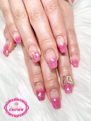 ネイル CROWN プライベートサロンのネイルデザイン