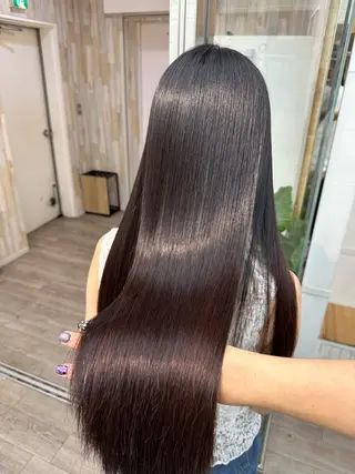 ロング KEIGO/ ブリーチ、矯正特化のヘアスタイル