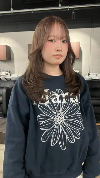 セミロング カラー ヘアアレンジ ツガミ リナのヘアスタイル