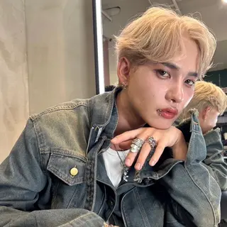 ミディアム カラー メンズ 岡田大志🇰🇷 中/韓メンズヘアのヘアスタイル