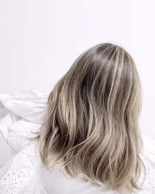 セミロング カラー ヘアアレンジ 【公式】amble luxe池袋東口🩷のヘアスタイル