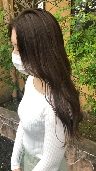 ロング カラー 川元 汐音のヘアスタイル