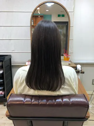 セミロング classic所属・髪質改善個室サロン' 縮毛矯正・艶カラーのヘアスタイル