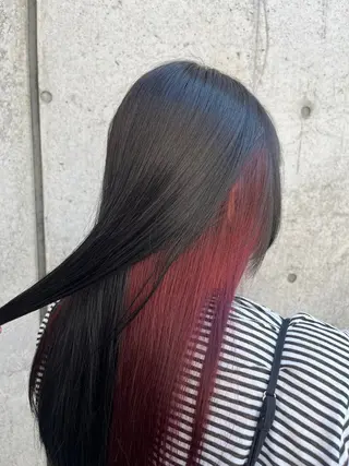 ロング カラー 浦川 麗美のヘアスタイル