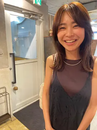 セミロング さの あやねのヘアスタイル