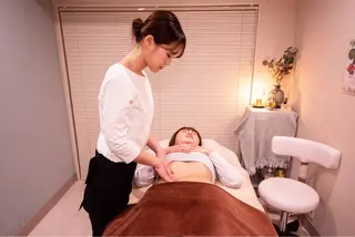 お腹痩せエステ Flat BELLY 恵比寿所属・【腸もみ/冷却痩身】 お腹エステ/恵比寿のエステ・リラクイメージ
