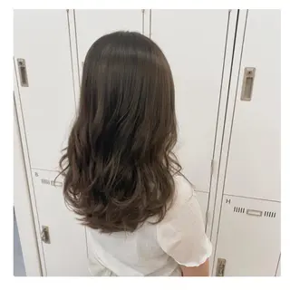 セミロング カラー YUNA ユウナのヘアスタイル