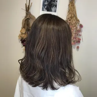 ミディアム 長井 麻帆のヘアスタイル