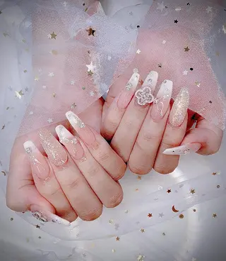 ネイル I-nailロング /ワンホン/キラキラのネイルデザイン