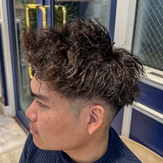 ショート パーマ メンズ 吉田 新平のヘアスタイル