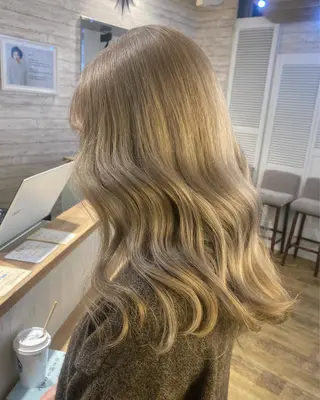 セミロング カラー 遠藤沙也加 /レイヤーカットのヘアスタイル