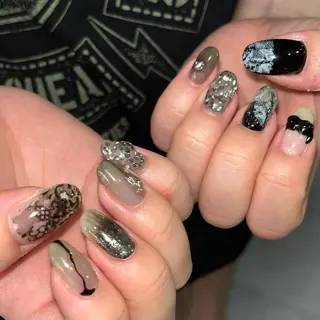 ネイル 🪐富島彩夏 /海外nail🪐のネイルデザイン