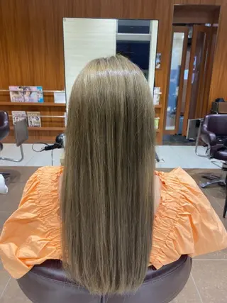 ロング カラー 松本 唯のヘアスタイル