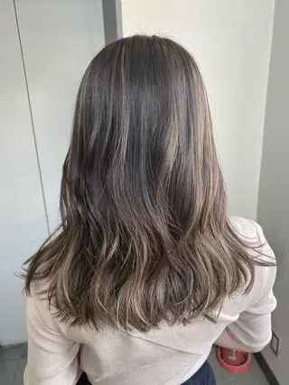 セミロング Aust hair Mico（オースト ヘアー ミコ)所属・TOMOKO 髪質改善💫縮毛矯正のヘアスタイル