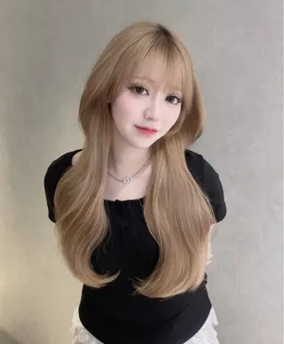 ロング Qin原宿店所属・葵 韓国オタク美容師 レイヤーカットのヘアスタイル