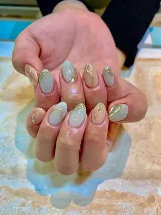 ネイル 高尾 梨花のネイルデザイン