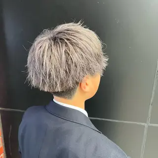 ショート カラー 豊崎 佑輔のヘアスタイル