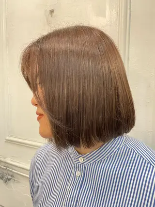 ミディアム カラー COMEG HEAD 上乃裏所属・宮前 芽衣のヘアスタイル