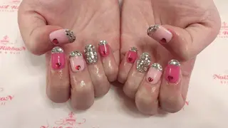 ネイル ネイルリボン 受付スタッフのネイルデザイン