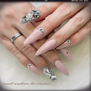 ネイル nail salon  la reine所属・nail salon la reineのネイルデザイン