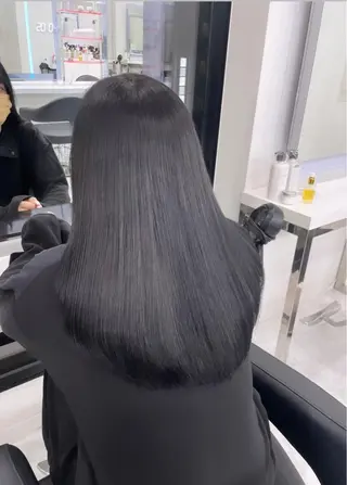 セミロング カラー ヘアアレンジ Ella所属・nana【艶髪】/ レイヤー/縮毛矯正のヘアスタイル