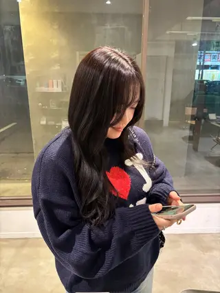 ロング カラー 小木曽 里華のヘアスタイル