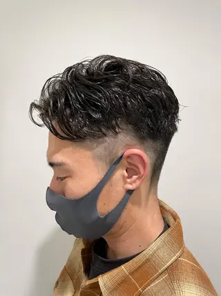 ミディアム パーマ ヘアアレンジ メンズ 艶カラー の達人のヘアスタイル