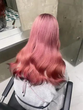 ロング ボブ/ハイトーン YUIのヘアスタイル