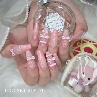 ネイル LOUISE CRYSTALのネイルデザイン