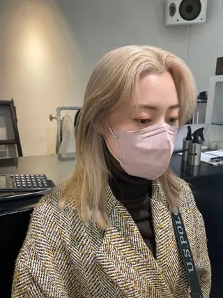 セミロング カラー パーマ ヘアアレンジ メンズ キッズ ネイル マツエク・マツパ アイブロウ 艶ハイトーン/ヘア アレンジAYAKAのヘアスタイル