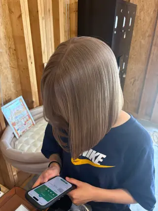 カラー まろみ暖色×ボブ ×chia🕯のヘアスタイル