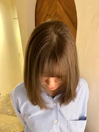 カラー hinaru ．のヘアスタイル